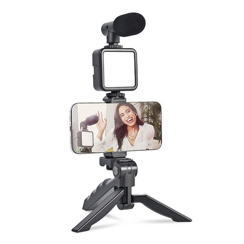 Mobiléon vlogging kit with mini tripod and adjustable LED light setup for video making